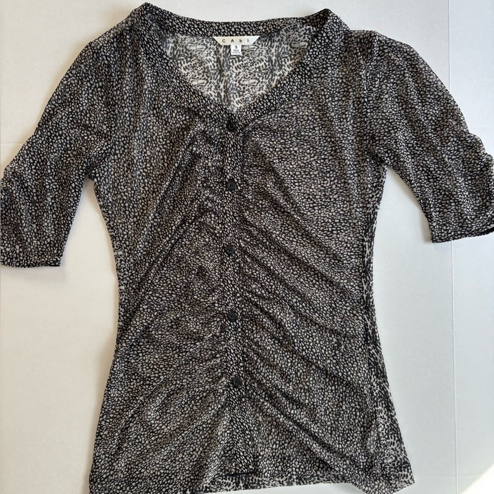CAbi Black and White Ruched Button-Front Top